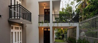 Luxury Apartment - Sleeps 6, Garden & Parking