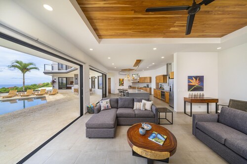 Serene Villa Ocean View Pool Rooftop Deck 5 BR - Villa Vista Pacifico