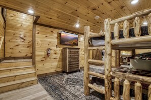 House, Multiple Beds (Gatlinburg Pool Lodge #400)