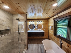 House, Berbilang Katil (Gatlinburg Pool Lodge #400) | Bilik Mandi