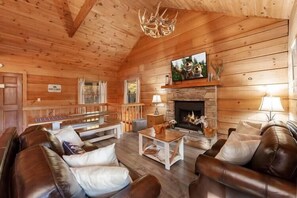 Living area - Pappy's Peak #2760 (Sevierville)