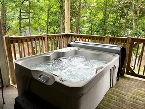 House, Multiple Beds (Feathers and Fur #2306) | Outdoor spa tub