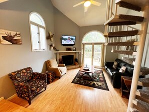 Casa, varias camas (Feathers and Fur #2306) | Área de sala de estar