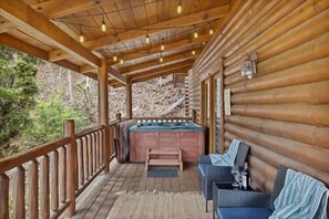 House, Multiple Beds (Grin & Bear It #1205) | Outdoor spa tub - Grin & Bear It #1205 (Sevierville)
