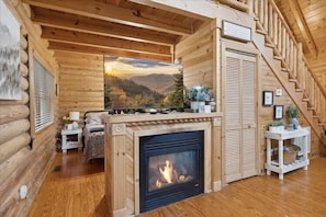 House, Multiple Beds (Grin & Bear It #1205) | Interior - Grin & Bear It #1205 (Sevierville)