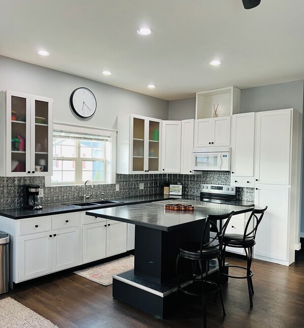 Fridge, microwave, oven, stovetop