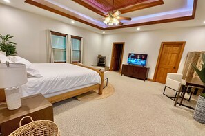 4 bedrooms, desk, iron/ironing board, free WiFi