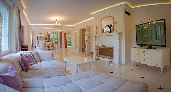 TV connectée, cheminée