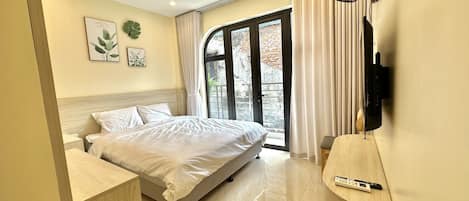 Quarto luxo | 1 quarto, espaço de trabalho para notebook, Wi-Fi de cortesia