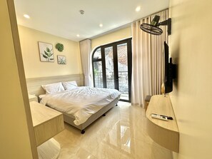 Deluxe Room | Laptop workspace, free WiFi - Hanoi Lane Homestay (Hanoi)