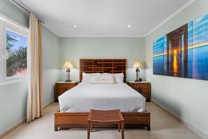 2 bedrooms, in-room safe, desk, iron/ironing board