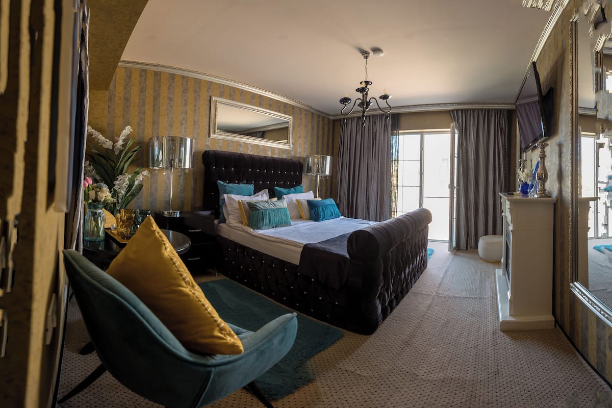 Premium Room | 1 bedroom, individually decorated, individually furnished, desk