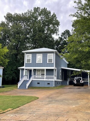 Exterior - Great location, home away from home! (Starkville)