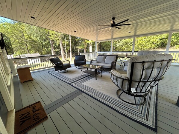 Terrace/patio - Great location, home away from home! (Starkville)