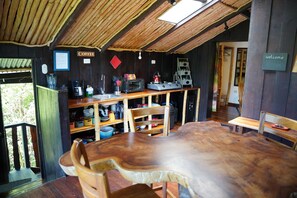 Dining - TreeTop House Getaway, Fairy Magic Rustic Elegance in the Cloud Forest, 3 Levels (Monteverde)
