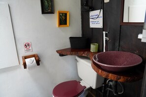 Shower, hair dryer, towels, soap - TreeTop House Getaway, Fairy Magic Rustic Elegance in the Cloud Forest, 3 Levels (Monteverde)