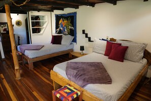 5 bedrooms, free WiFi, bed sheets - TreeTop House Getaway, Fairy Magic Rustic Elegance in the Cloud Forest, 3 Levels (Monteverde)