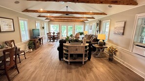 Living area - Beautiful renovated Farmhouse on Seneca Lake. Finger Lake Wine Trail. (Lodi, Seneca Lake)