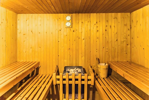Turkish bath, 1 treatment room