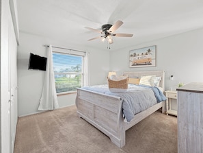2 bedrooms, desk, iron/ironing board, travel crib - Your Paradise in Venice - Near Beaches (Venice)