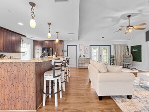 Smart-TV, Stereoanlage, Computerbildschirme