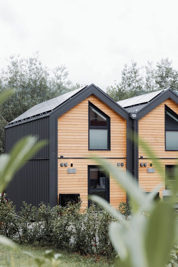 المنشأة من الخارج