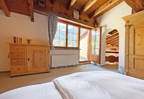 Holiday home with Jacuzzi for 6 persons-Lenzerheide