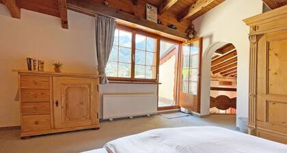 Holiday home with Jacuzzi for 6 persons-Lenzerheide