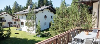 Holiday home with Jacuzzi for 6 persons-Lenzerheide