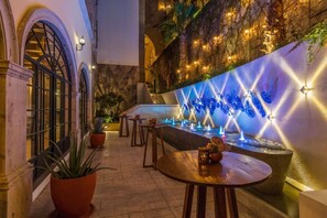 Outdoor dining - Vista Encantada Ideal 3BR Condo w Pool for Family Vacation (Cabo San Lucas)