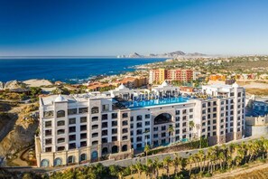 Exterior - Oceanfront 3BR Condo with Gym & Hot Tub (Cabo San Lucas)
