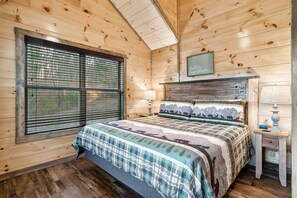 5 bedrooms, iron/ironing board, free WiFi, bed sheets - Dog Friendly Cabin w/ Hot Tub, Arcade & Fireplace (Sevierville)