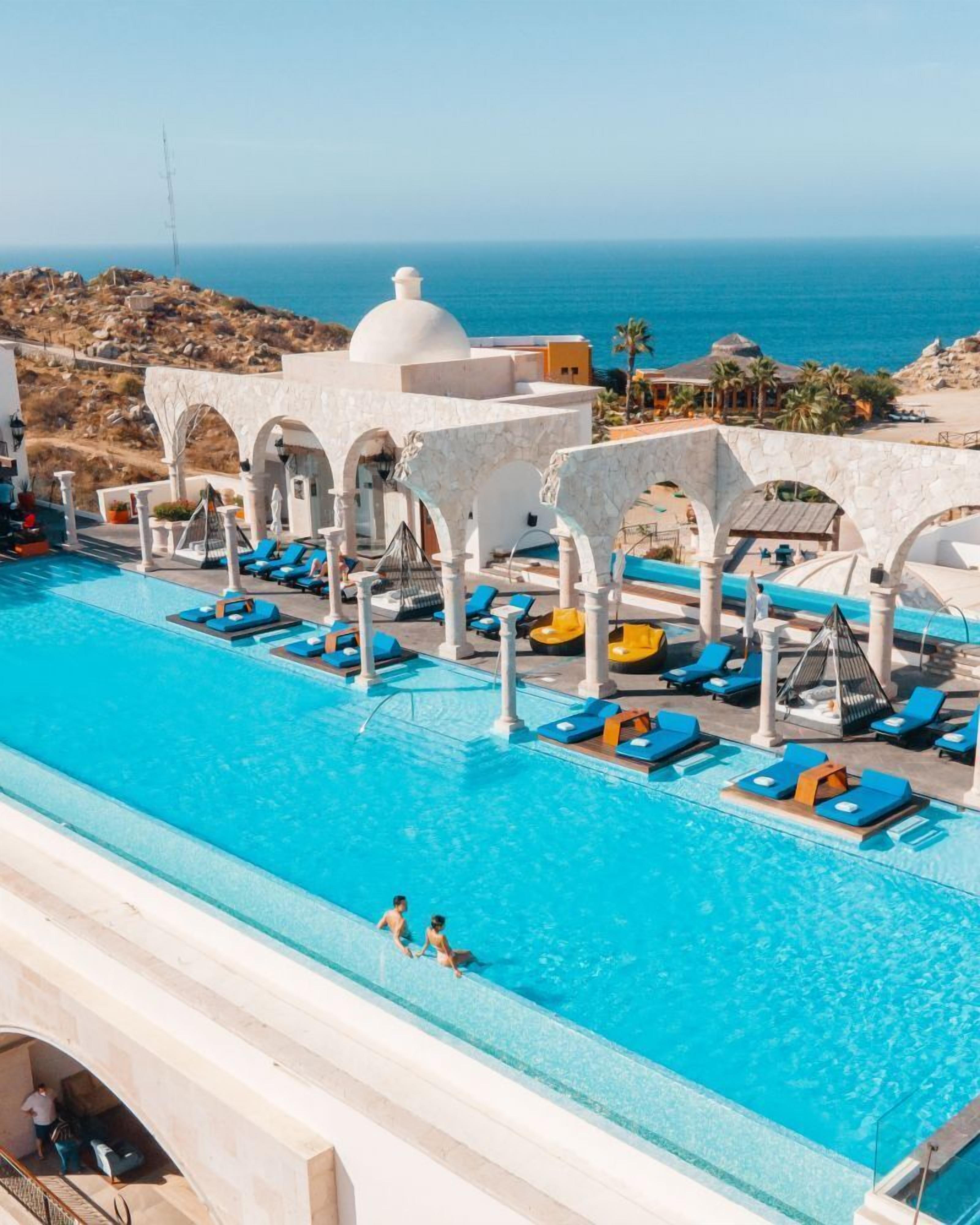 Piscine intérieure