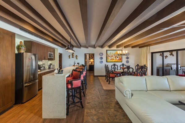 Living Room - Experience the Ultimate in Comfort & Convenience: 3BR Vista Encantada Condo (Cabo San Lucas)