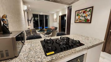 Fridge, microwave, oven, stovetop