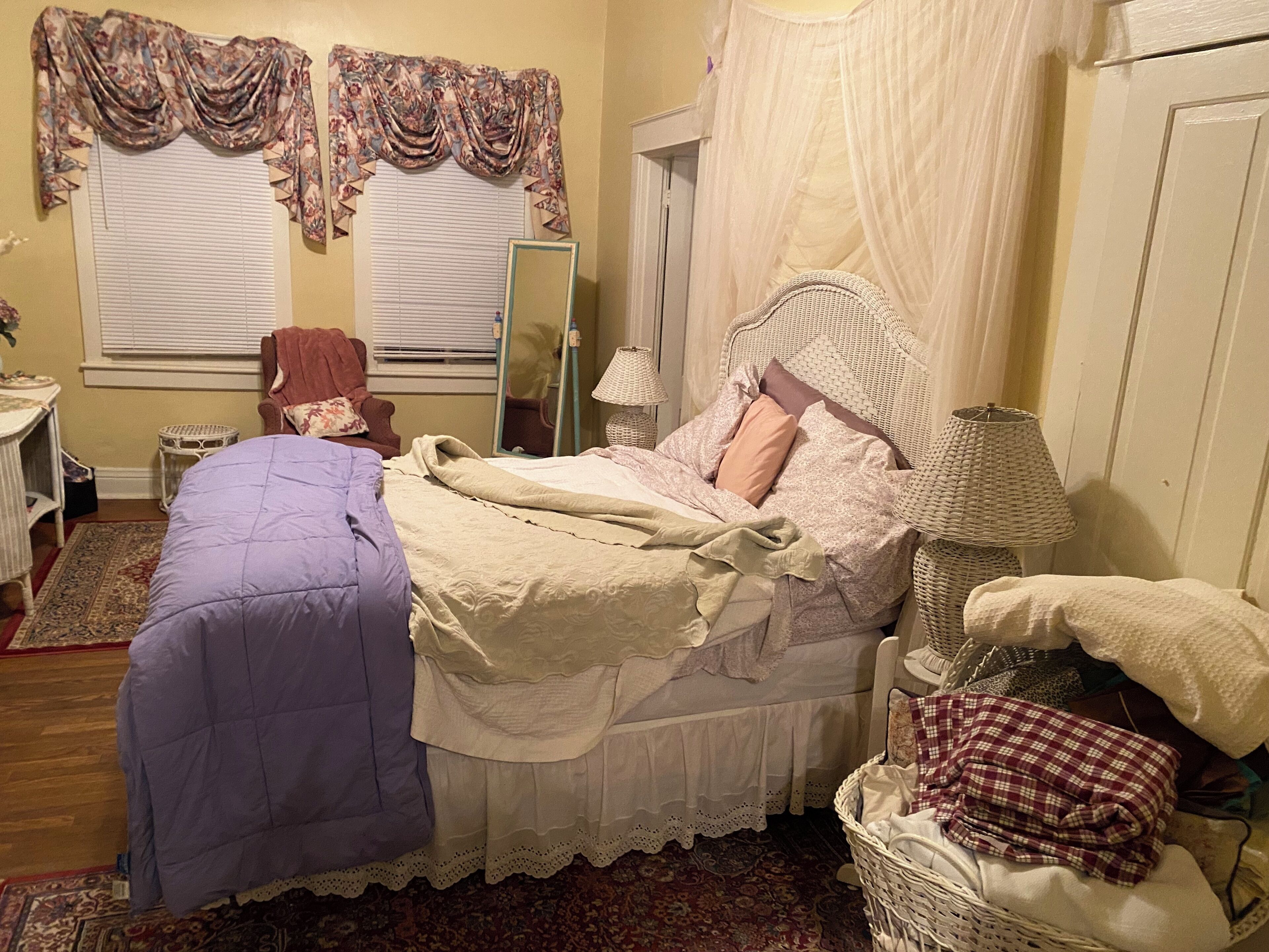 2 bedrooms, bed sheets