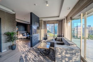 Premium bedding, minibar, desk, laptop workspace - MARLEN HOTEL BAYRAKLI (Izmir)