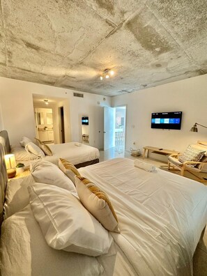 2 bedrooms, blackout drapes, iron/ironing board, free WiFi - Beautiful Family Condo - Enjoy Miami (Miami)