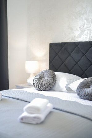 4 bedrooms, iron/ironing board, free WiFi, bed sheets - Villa Morella with Heated Pool (Sukošan)