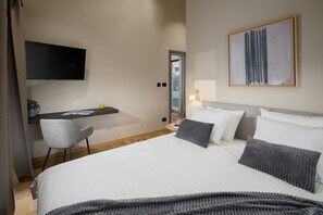 3 bedrooms, iron/ironing board, free WiFi, bed sheets - Luxury Villa Maia with Pool (Bale)
