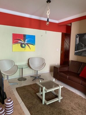 Basic Apartment | Living area