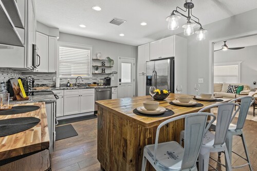 Tampa Stylish Bungalow Oasis