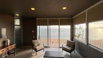 Deluxe Room | Terrace/patio