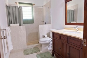 Shower, towels, soap, toilet paper - Zen is Private, Tranquil,  and Perfectly Located near Shoal Bay Beach! (Shoal Bay)