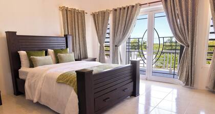 Zen is Private, Tranquil,  and Perfectly Located near Shoal Bay Beach!