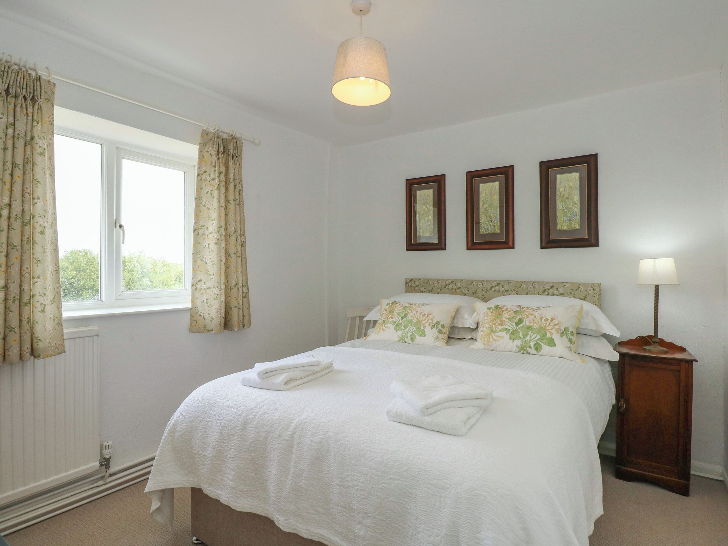 3 bedrooms, individually decorated, individually furnished, free WiFi