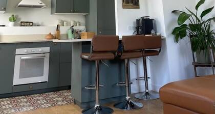 3 bedroom private vacation home in meudon