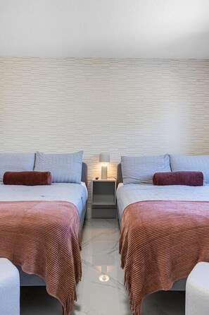Apartment (4 Bedrooms) | Floor plan - Miami 4 Bedroom Home 10 Guests BBQ Moca (Miami)