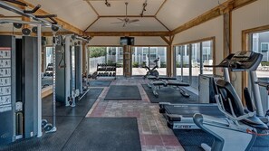 Fitness facility - Golf Cart & Pool included! Pet-Friendly Retreat <1 mile from Beach (Santa Rosa Beach)
