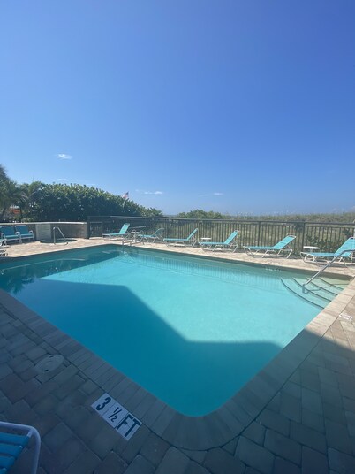 Great location and right on the beach